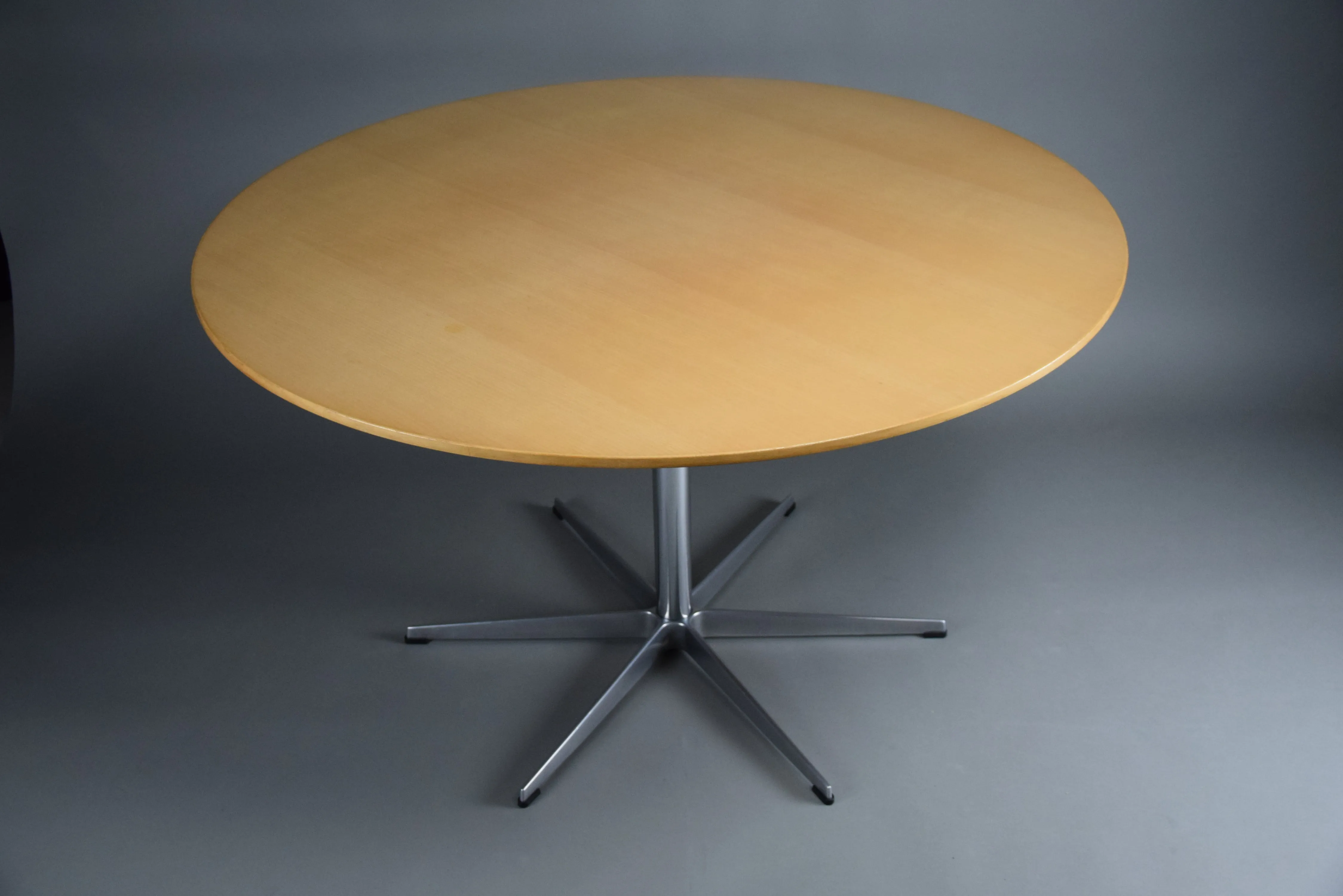 Arne Jacobsen Dining Room Table for Fritz Hansen