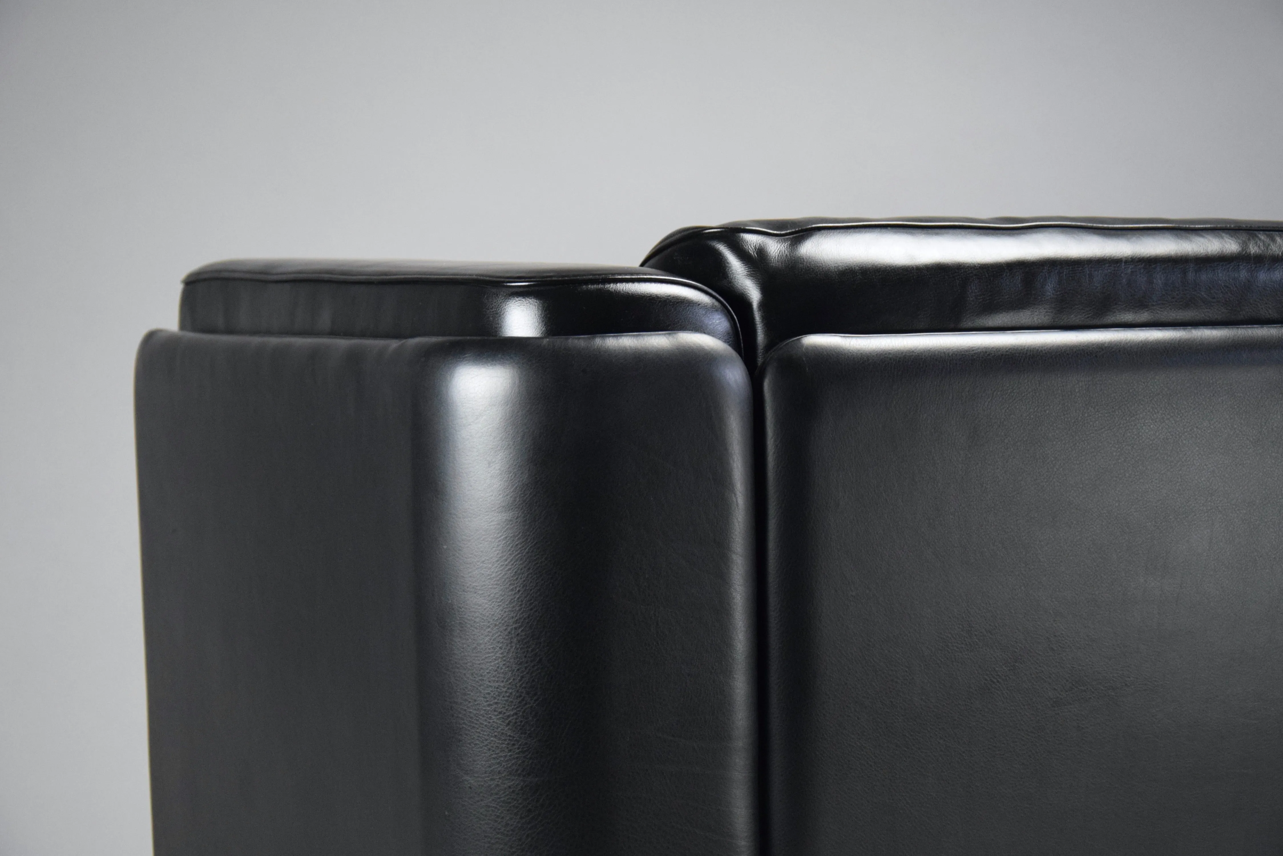 Black Lounge Chair by Tito Agnoli for Poltrona Frau