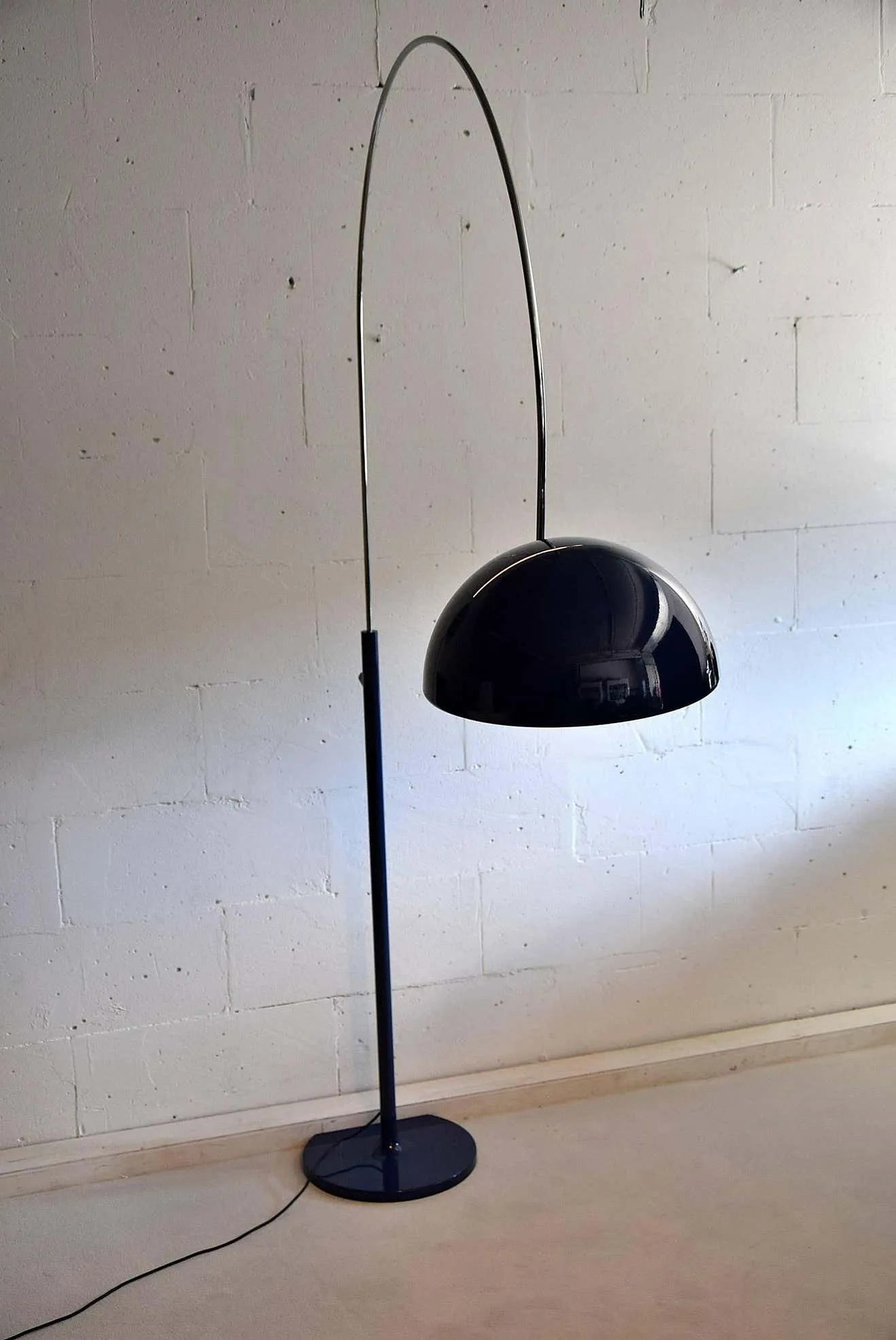 Mid century Modern Floor Lamp Coupé 3320/R Joe Colombo