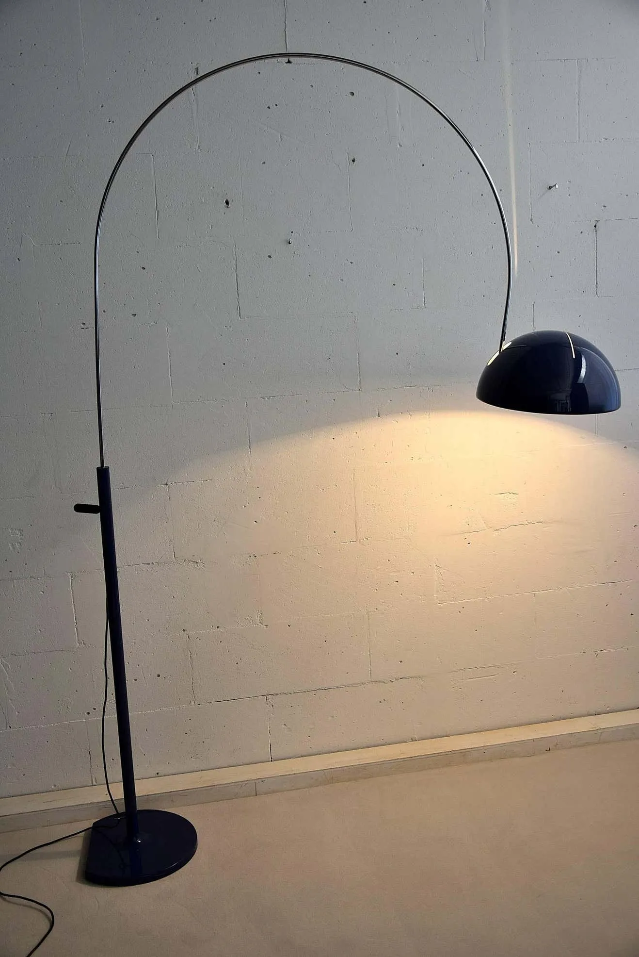 Mid century Modern Floor Lamp Coupé 3320/R Joe Colombo